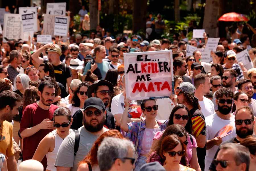 Etxebizitza eskubide bat da. Etxejabeen, errentadunen eta espekulatzaileen aberasteak amaitu egin behar du