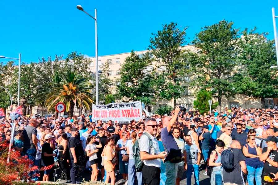 Langile-altxamendua Cadizen: 10.000 langile baino gehiago CTM eta CGTk deitutako manifestaldian! Metalgintzako greba irabaziko dugu!