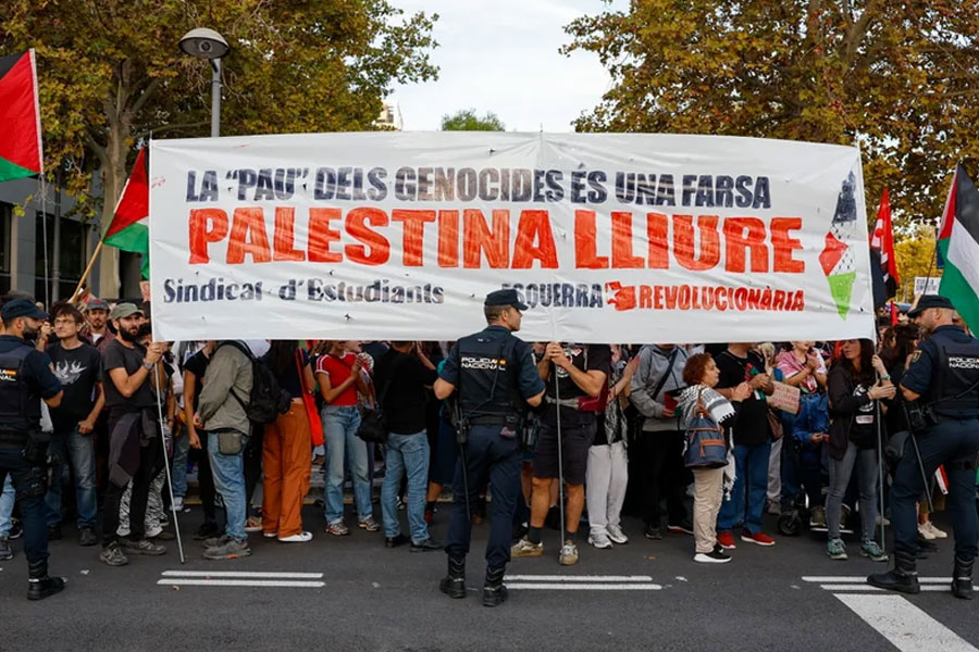 PSOEko gobernuaren ordezkaria 11.500 euroko isuna ezarri die Sindicat d´Estudiants-eko 3 militantei palestinar herriaren alde manifestatzeagatik